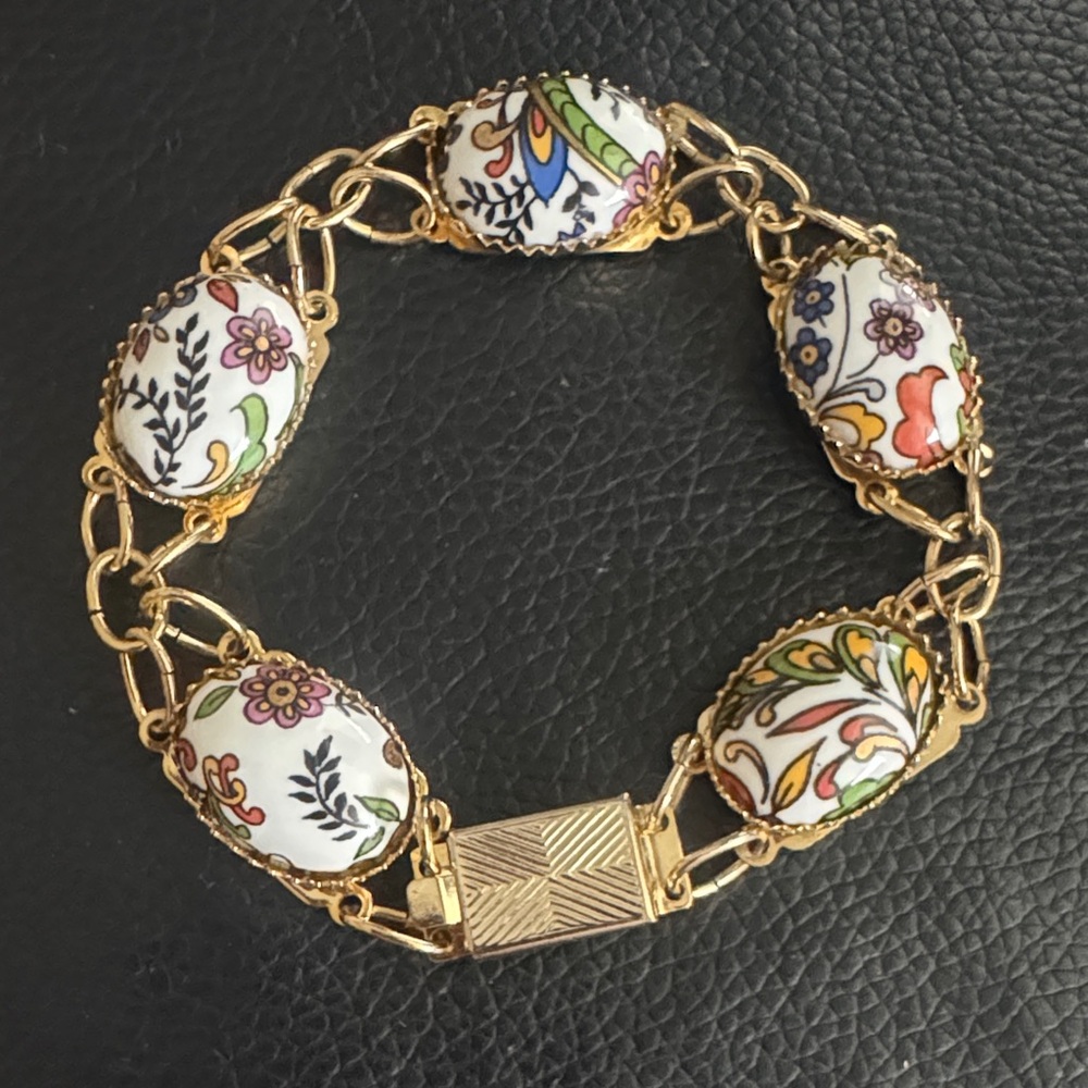 Vintage Gold Tone Metal Bracelet w Floral Porcelain Ovals